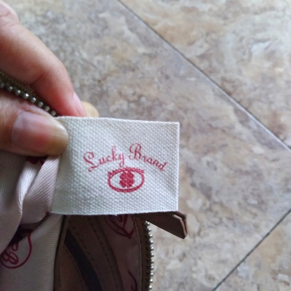 Lucky Brand Arrowhead shoulder bag - Picture 6 of 8